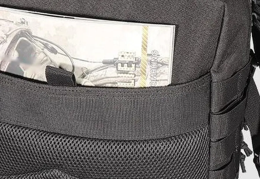 Rear anti-theft pocket above the mesh back panel
